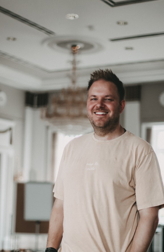 Mastering the First Impression: Your intriguing post title goes here John Neu 1